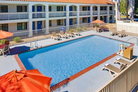 Motel 6 Thousand Oaks, CA | Rent an Hotel Room Tonight!