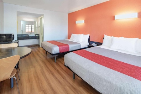 Motel 6 Thousand Oaks, CA | Rent an Hotel Room Tonight!