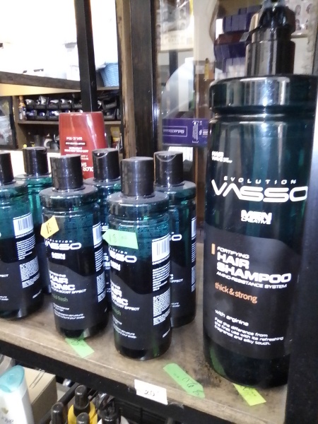  Salón de belleza Lucky's | Cortes de Cabello para hombres, mujeres y niños | El mejor salón de belleza en Santa Monica Blvd.